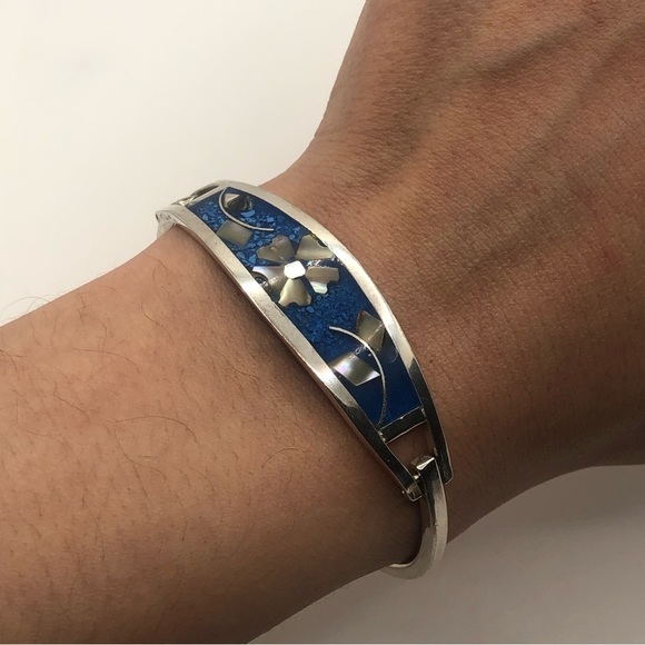 Vtg Taxco Sterling Abalone Inlay Floral Motif w Crushed Turquoise Bangle 6.5” - Picture 4 of 7